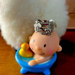 New silver butterfly crystal ring 💍 size 18